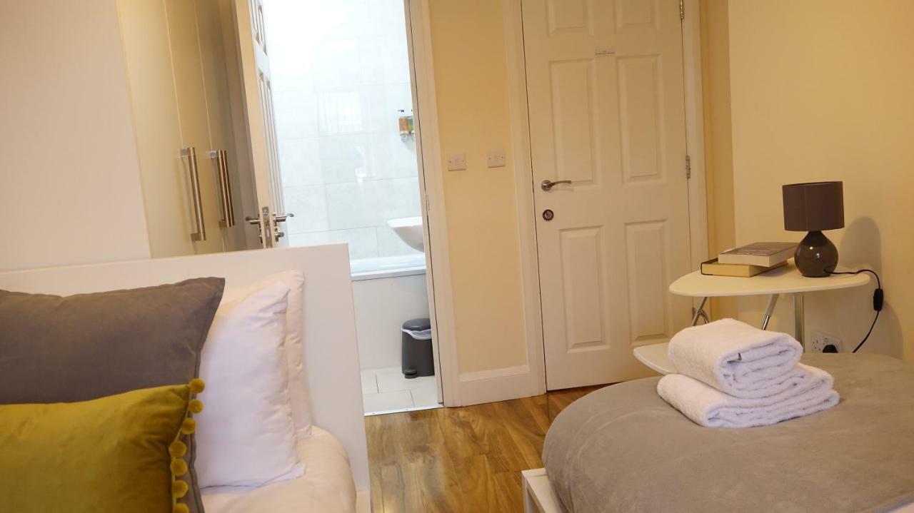 Heathrow Ensuite Rooms Londen Buitenkant foto