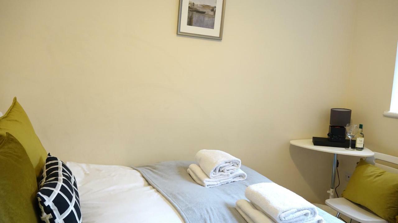 Heathrow Ensuite Rooms Stanwell Buitenkant foto