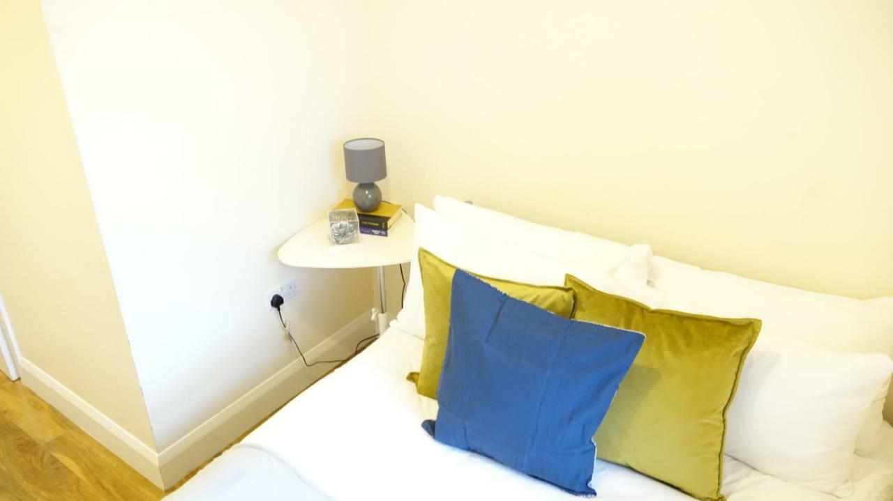 Heathrow Ensuite Rooms Stanwell Buitenkant foto